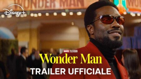 Il protagonista di Wonder Man con gli occhiali da sole