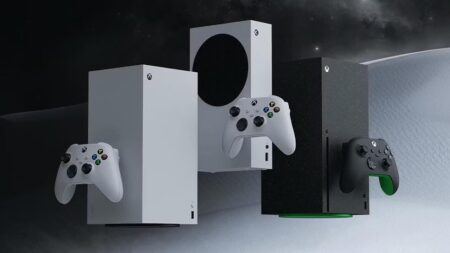 Una Xbox Series S ed una Series X