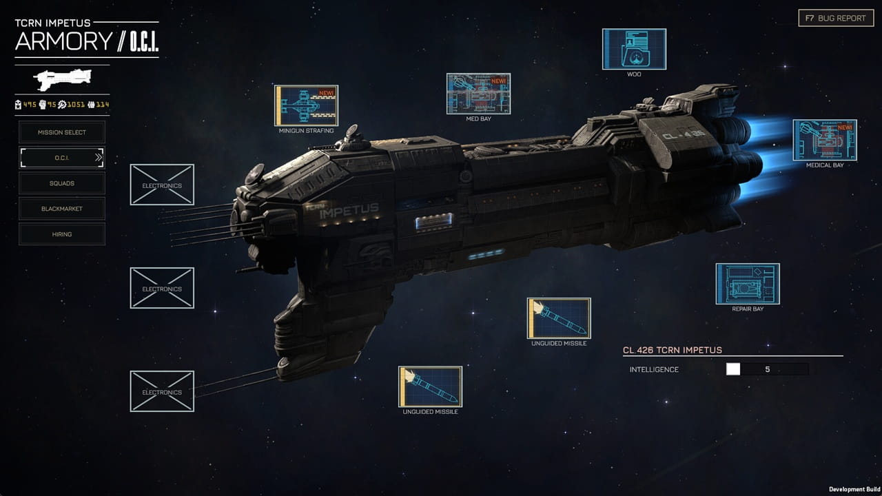 Schermata in cui si può personalizzare un incrociatore spaziale in MENACE